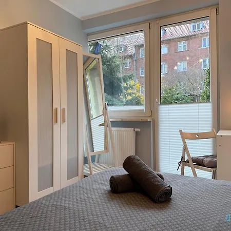 Shrek 10 Min To Old Town Gdansk,pkp & Shopping Mall Danzig